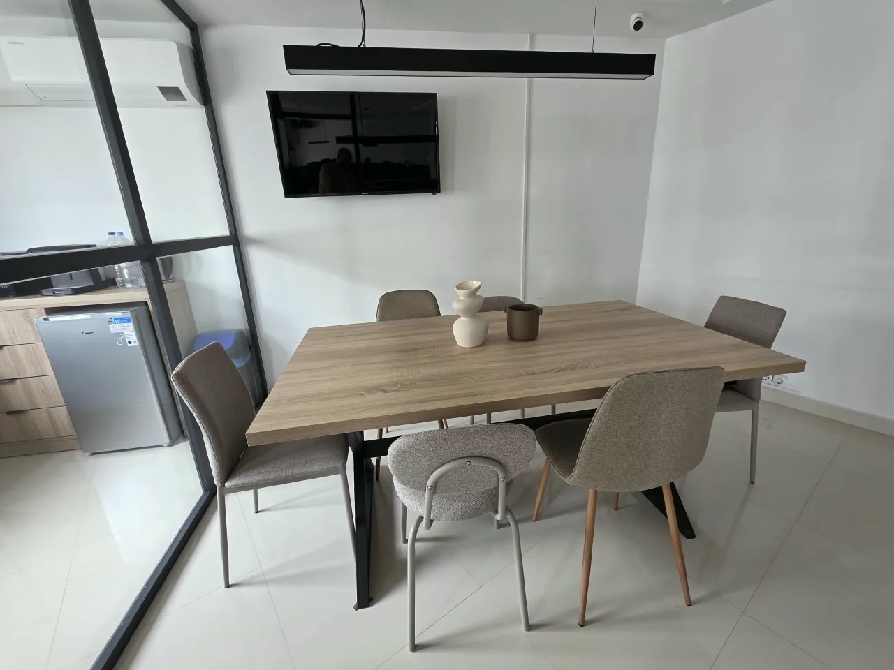 ONE Coworking meeting room